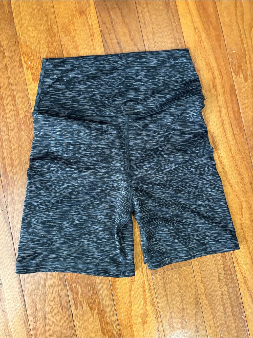 Agent 84 High-Waist Women's scrunch butt short in Charcoal Space-Dye